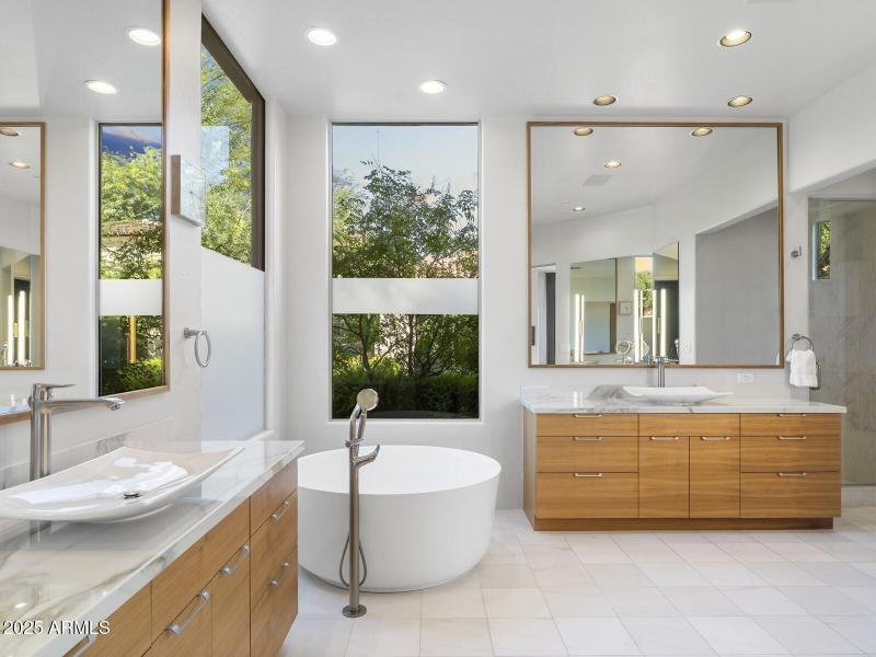 053_Primary Bathroom