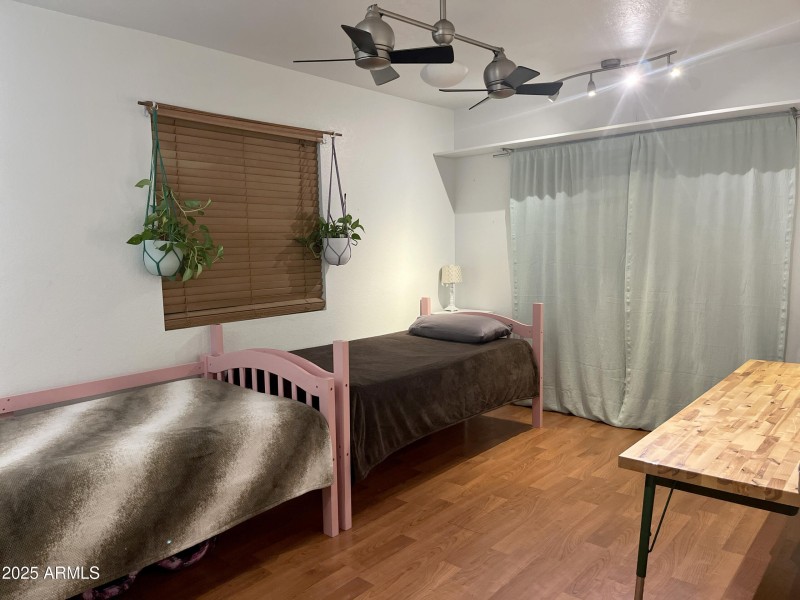 Bedroom-2-w.-closet-scaled