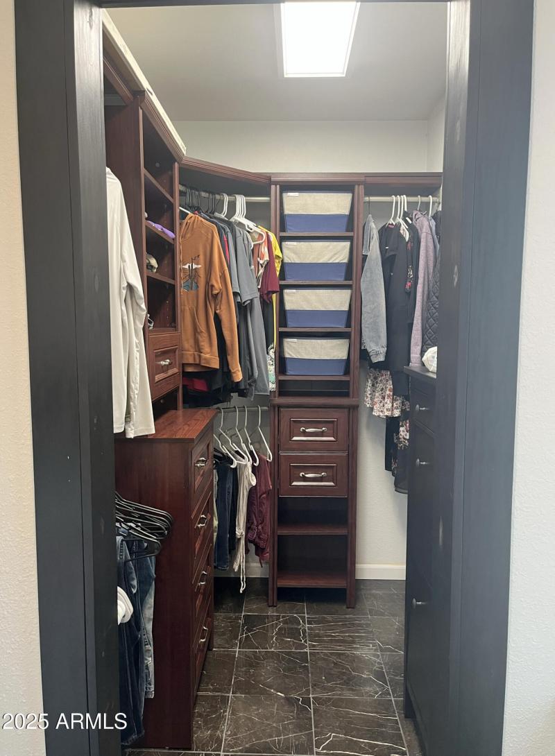 master-closet-1-scaled