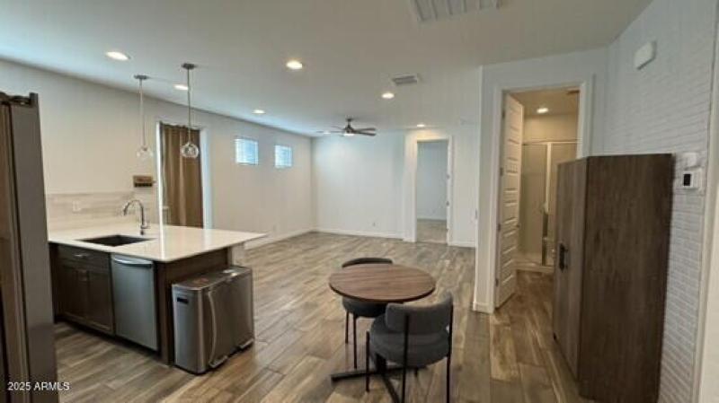 85DC985B-8B5F-41B4-982E-F0BF764B04C9_4_5