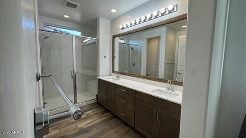 520AC4A2-936D-47D3-BE4D-5A9A7A5B3D3A_4_5