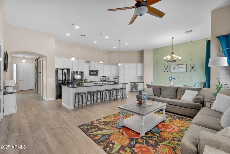 12-web-or-mls-Gardenia-24