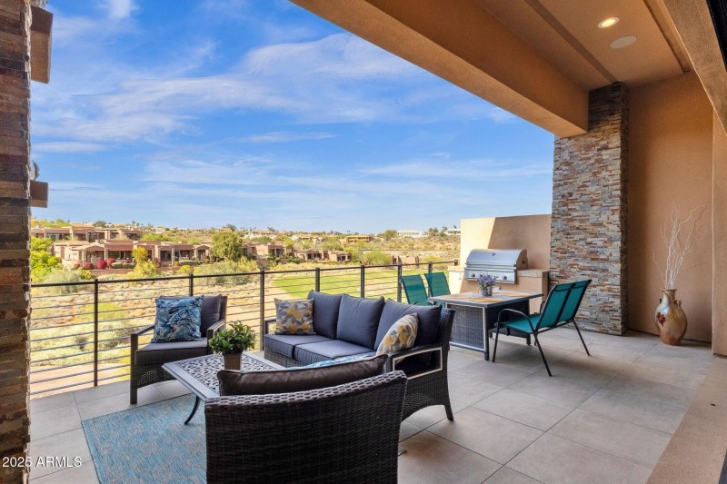 049_Outdoor Living Balcony View