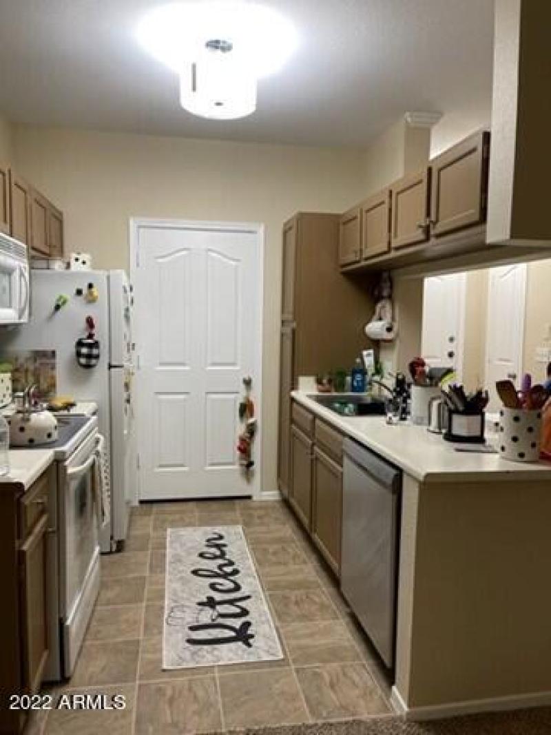 Kitchen & Laundry