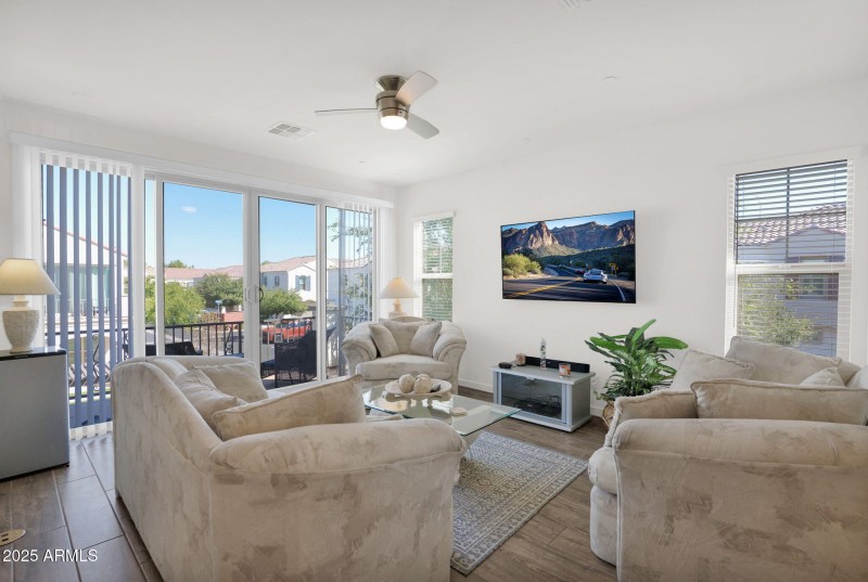 4018 Pony 101 - 05Greatroom