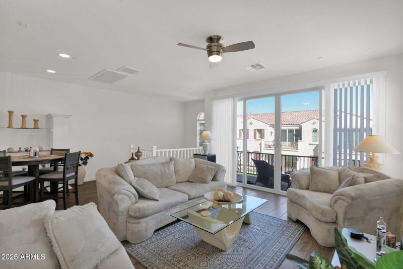 4018 Pony 101 - 08Greatroom