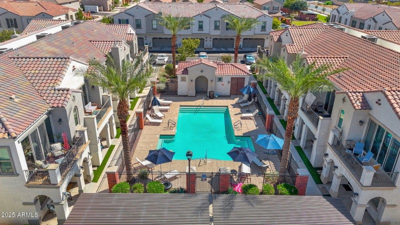 4018 Pony 101 - 32Community