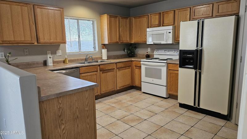 Kitchen with Lots of Cabinets