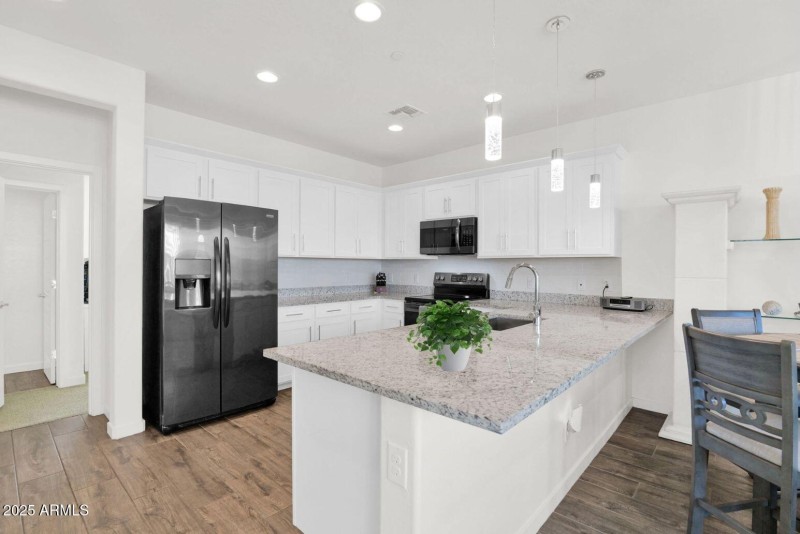 4018 Pony 101 - 11Kitchen1