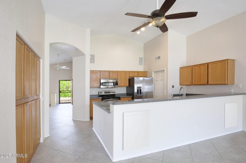 thumbnail_Marconi Ave REPLACEMENT (26)