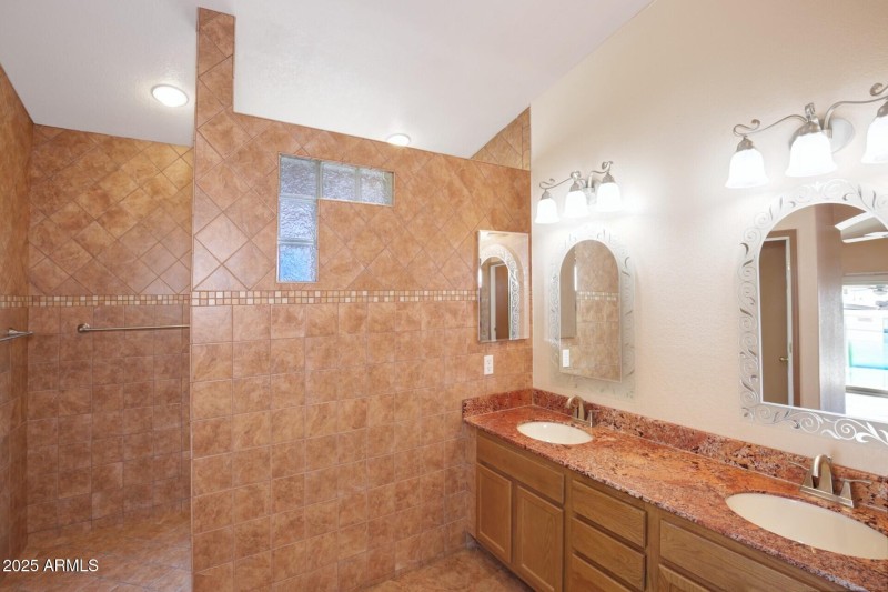 thumbnail_Marconi Ave REPLACEMENT (34)