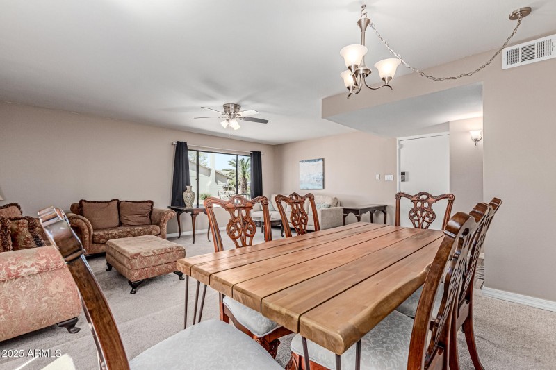 Dinning meets family room