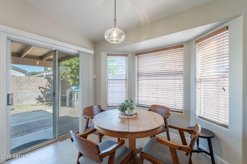 Breakfast Nook @ Kitchen