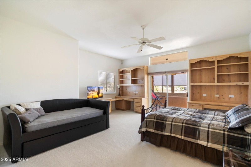 Extra large 2nd bedroom