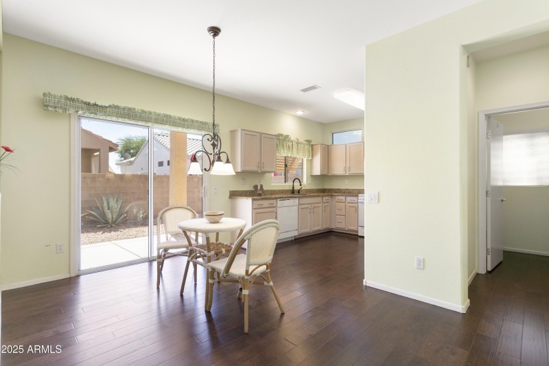 Kitchen eating space