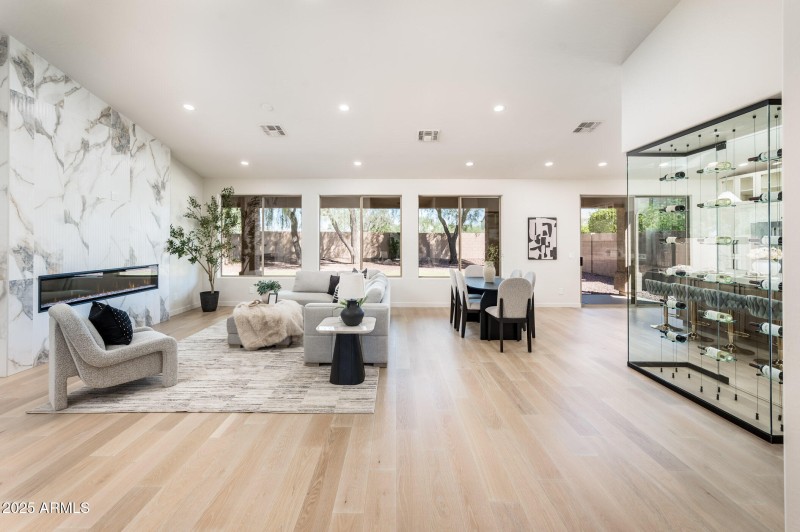 5106 E Wallace Ave - MLS-9