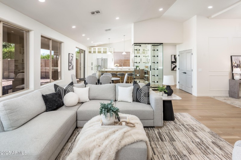 5106 E Wallace Ave - MLS-15