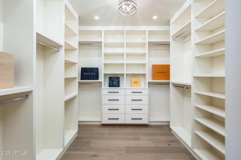 5106 E Wallace Ave - MLS-29