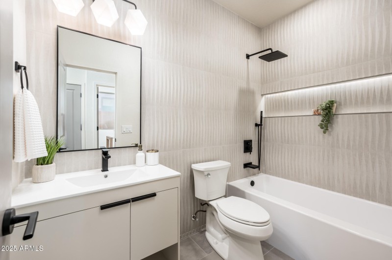 5106 E Wallace Ave - MLS-34