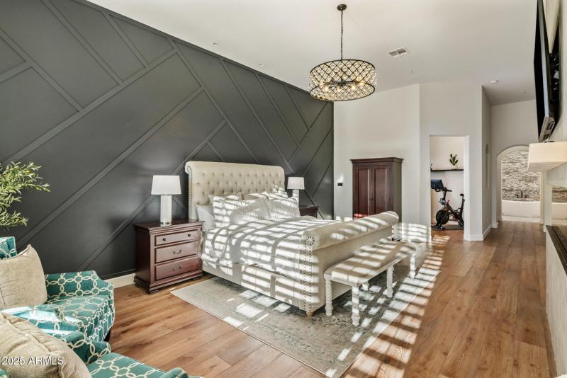 Light-Filled Primary Suite