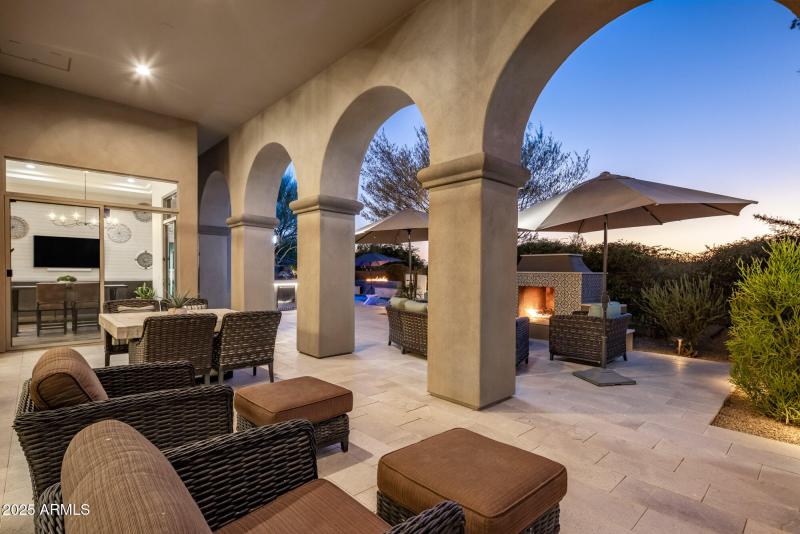 Seamless Indoor-Outdoor Flow