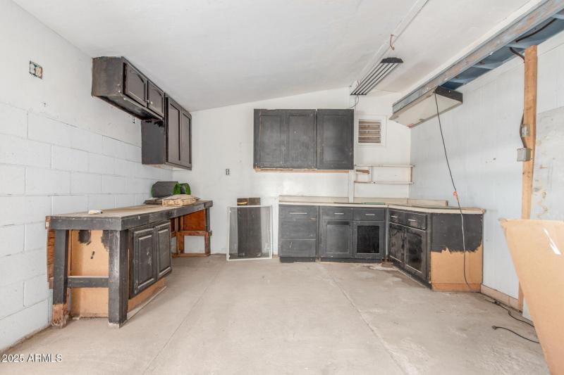 Workshop in detached garage