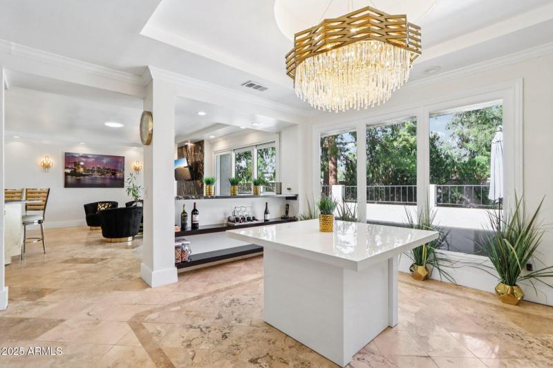 15-web-or-mls-37-web-or-mls-N 82nd St-L1