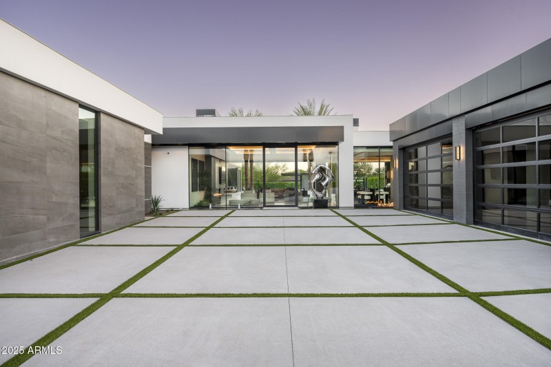 6911 E Jackrabbit Rd PV TopPics-4