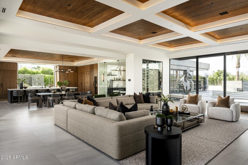 6911 E Jackrabbit Rd PV TopPics-9