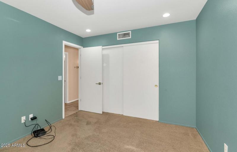 18624 N 39th St-large-017-013-TOD8847-15