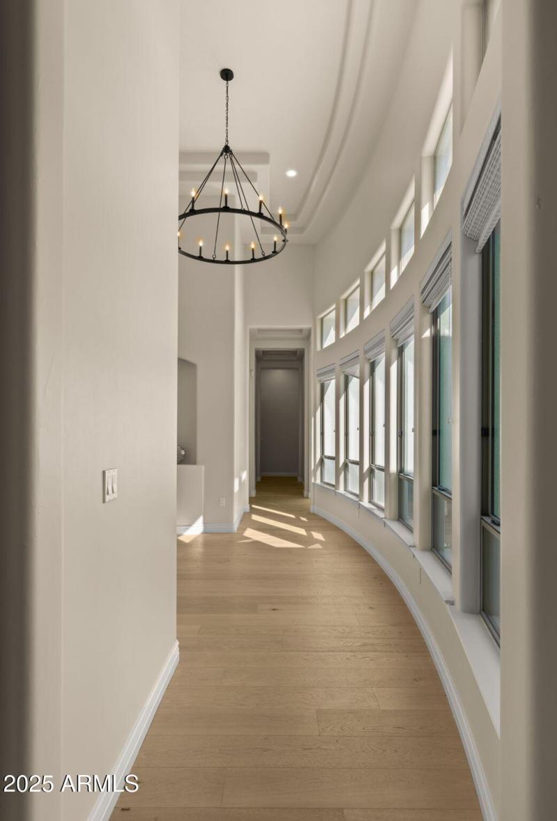 14-web-or-mls-Foyer2