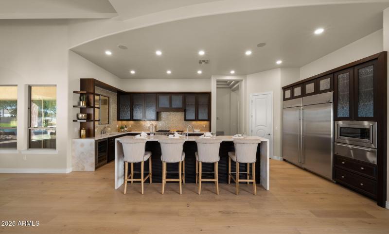 23-web-or-mls-Great Room Kitchen2