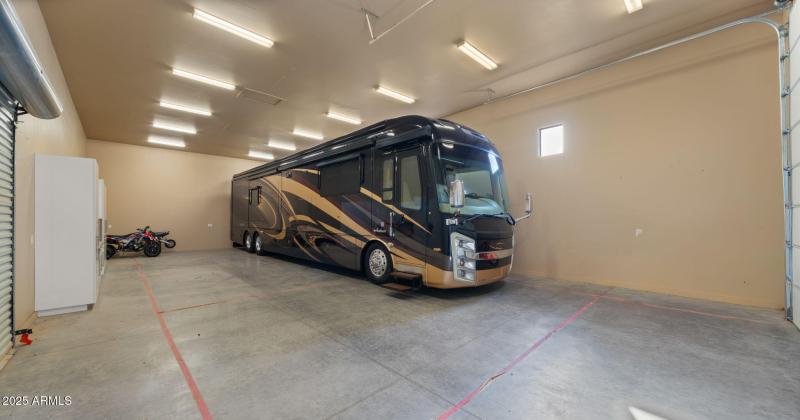 78-web-or-mls-RV Garage Interior2