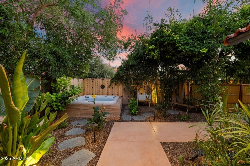 Personal Jacuzzi & Lounge Space