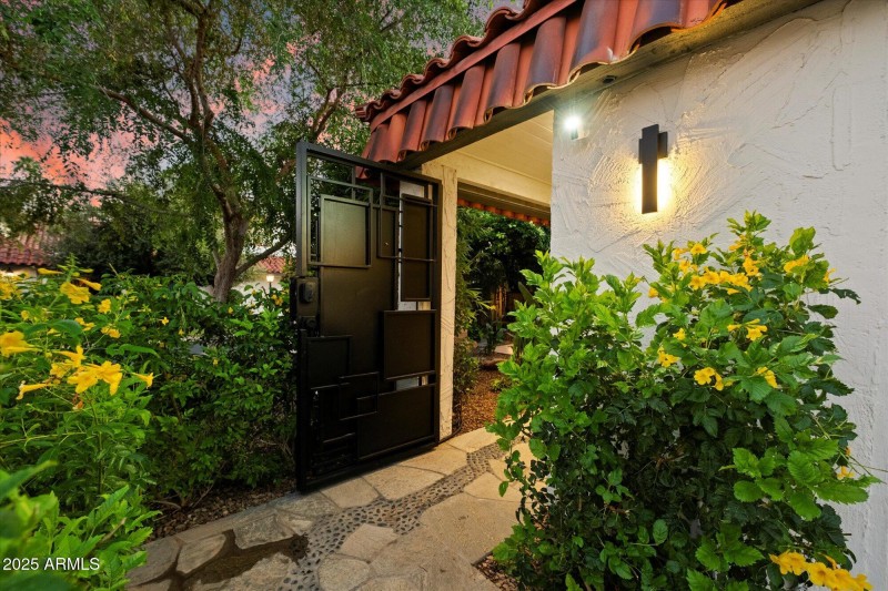 Custom Courtyard Entry