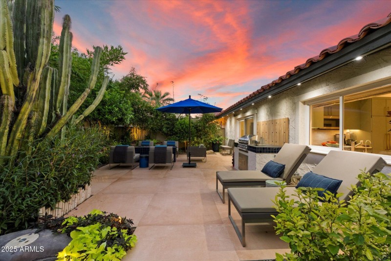 Multiple Spaces to Lounge