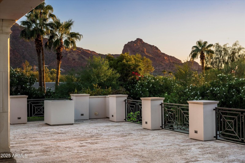 Wraparound Patio Views