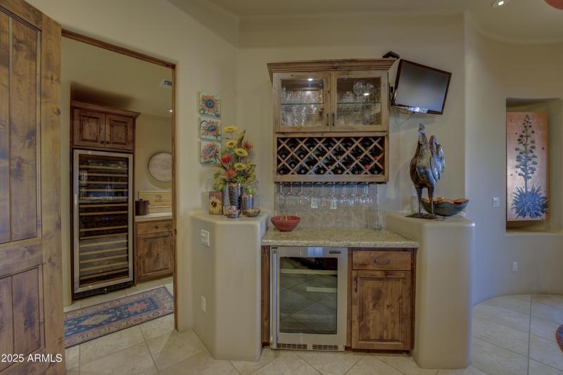 Bar/Wine Storage