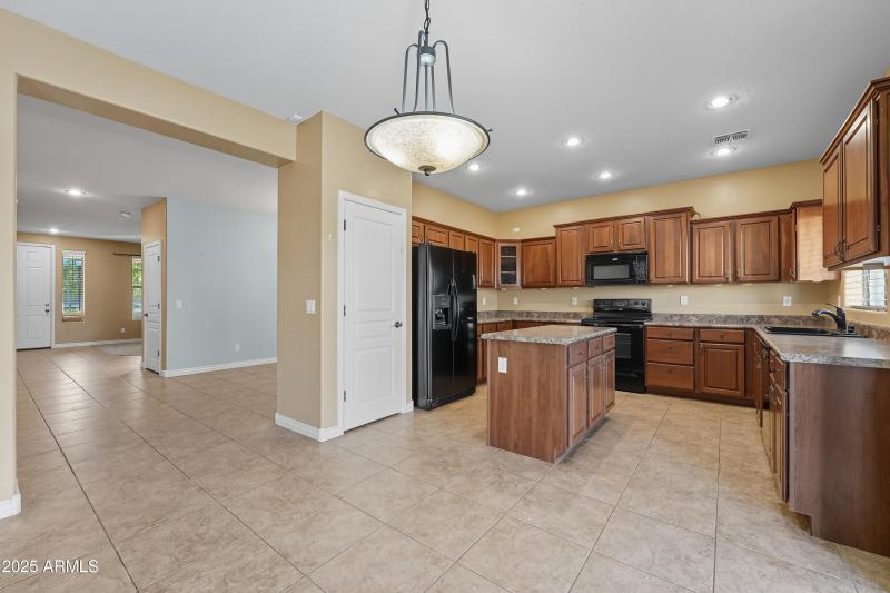 20_4166_E_Page_Ave_Gilbert_AZ_85234_USA-