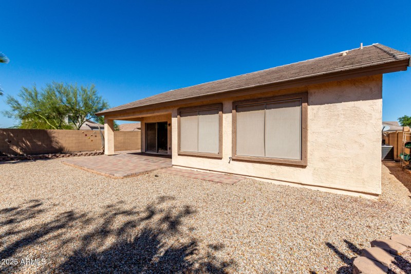 1413 E Holiday Drive