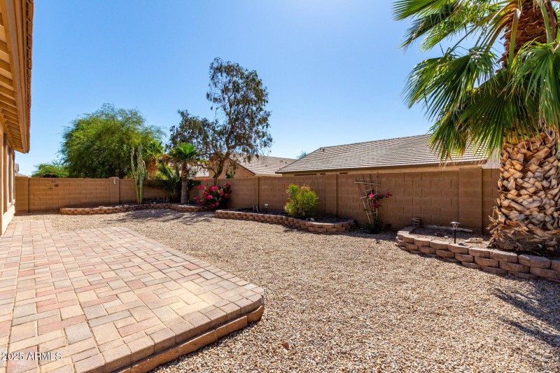 1413 E Holiday Drive