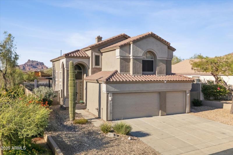 06-006-front-exterior