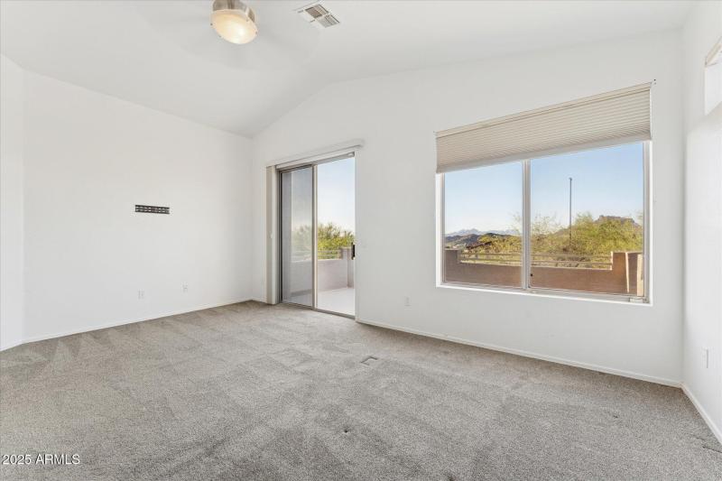 29-029-primary-bedroom