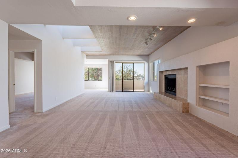 I SEE A GOLF COURSE OUT THERE