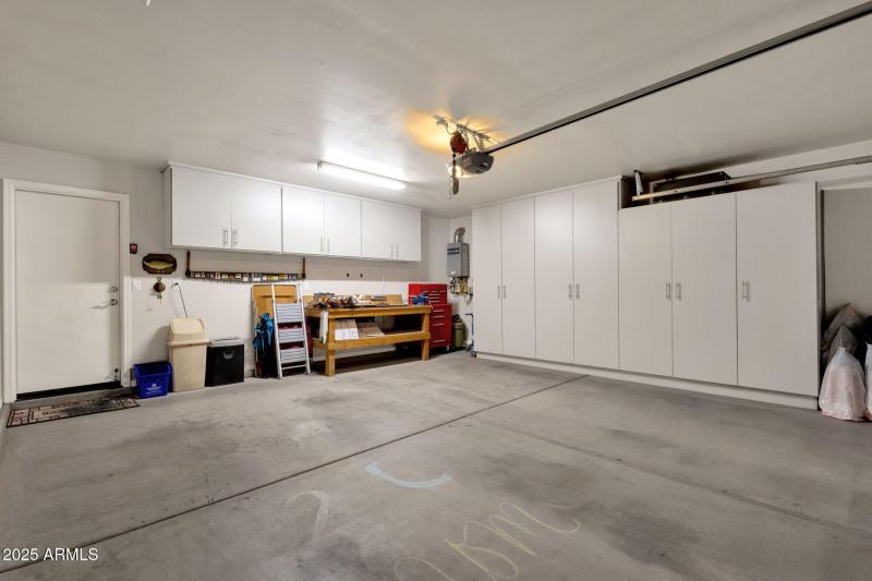 30-web-or-mls-2860-e-detroit-st