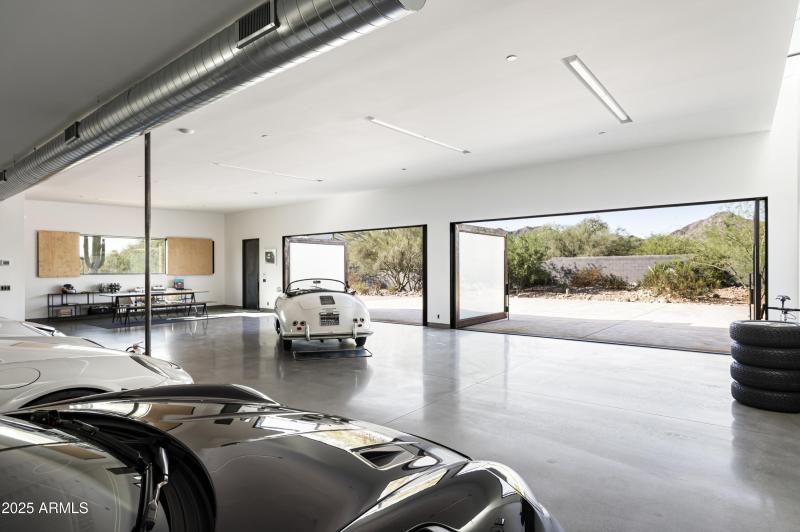 Fantastic show garage