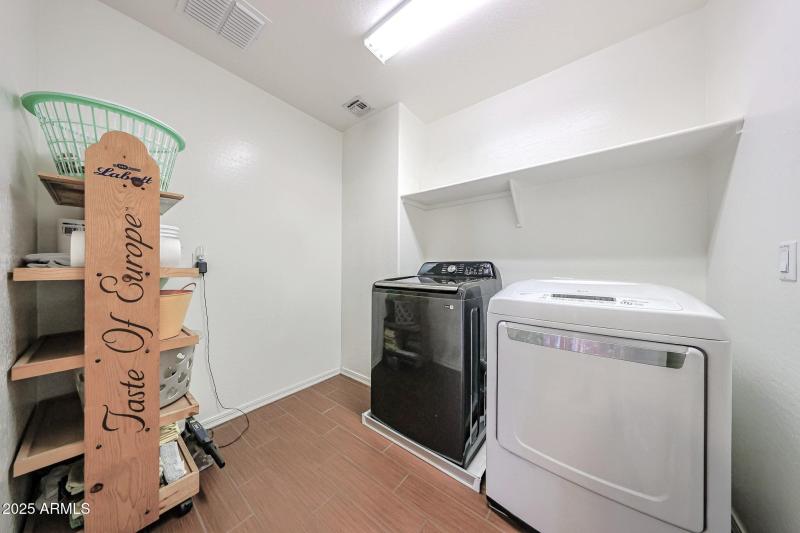 LARGE LAUNDRY UPSTAIRS WITH PLENTY ROOM