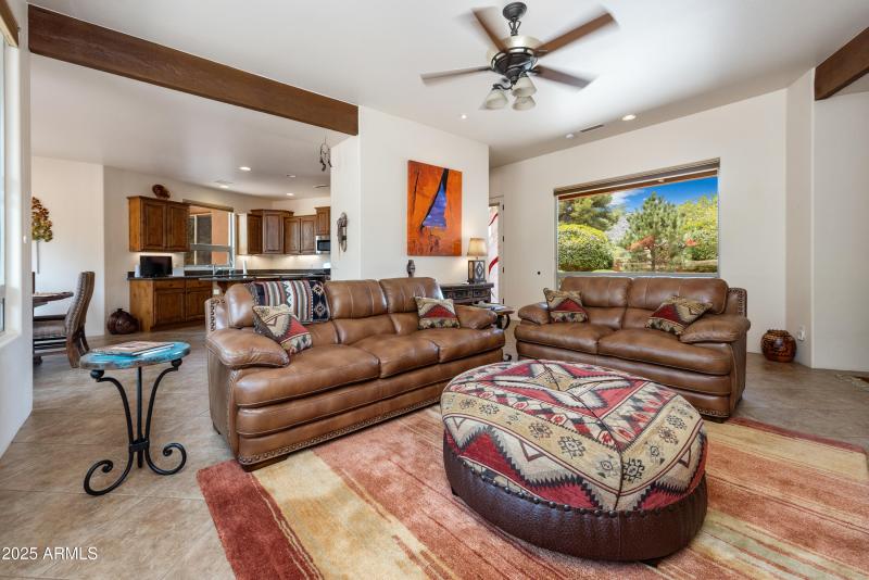 006_Living Room
