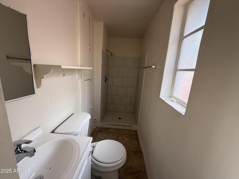 Vacant Unit 4 Bathroom