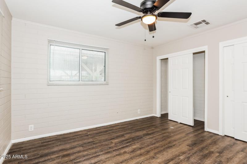 11-photo-Main-Bedroom-aeef254a-6824-424b